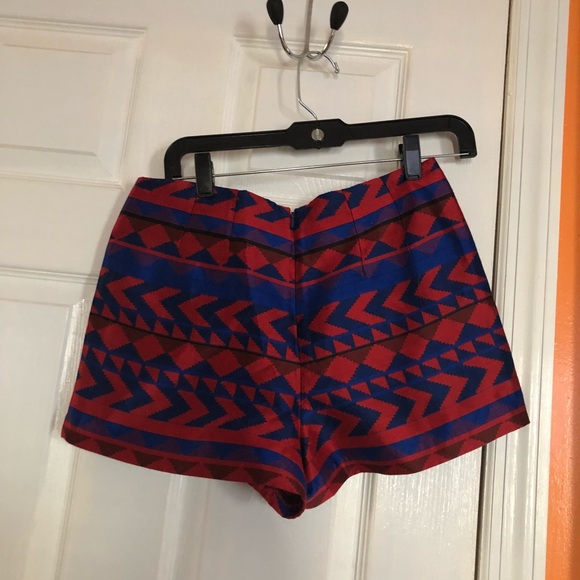 Geometric shorts - Picture 2 of 3
